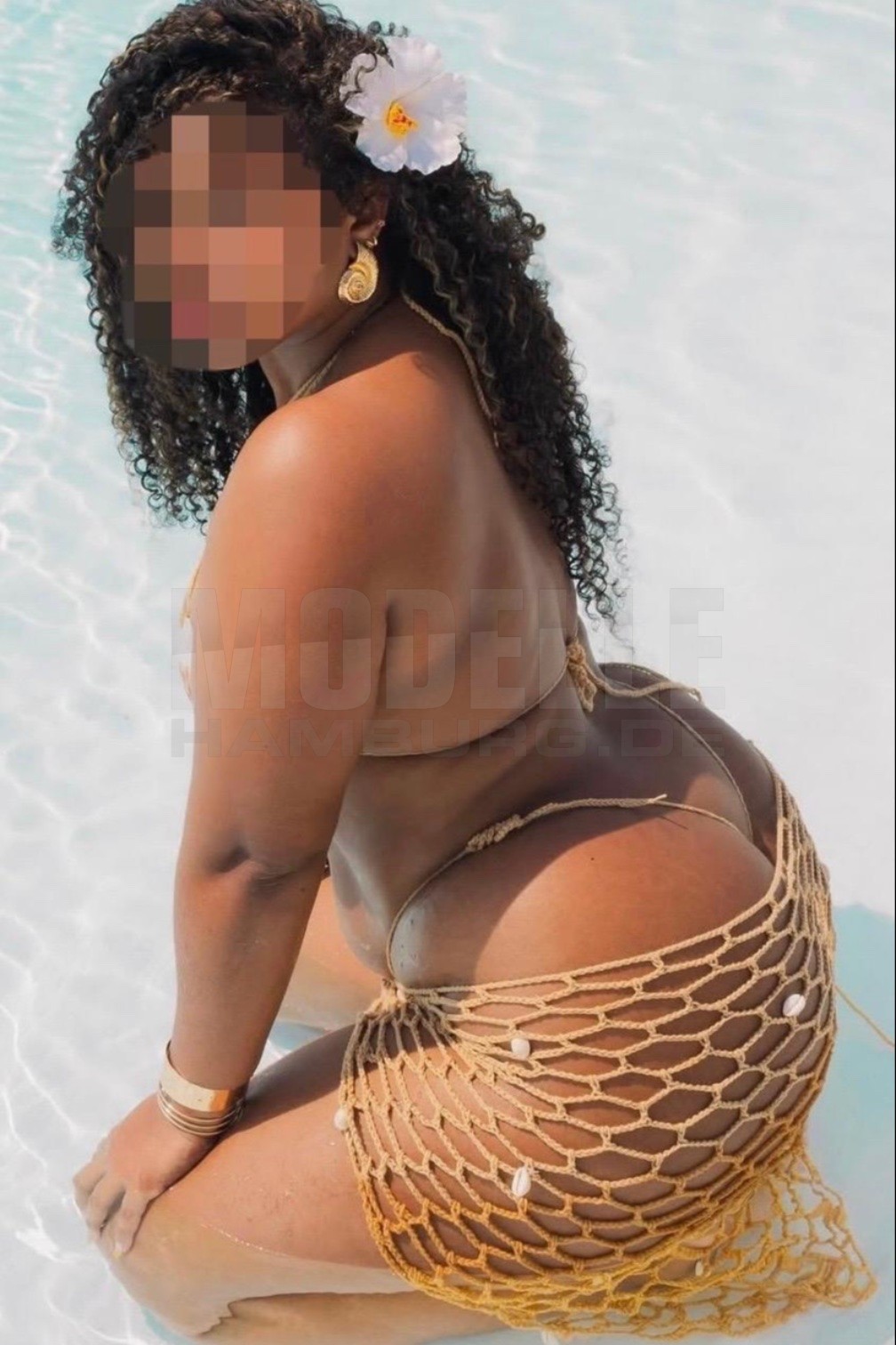 Mahia, 23, 163cm, 66kg, 75 C