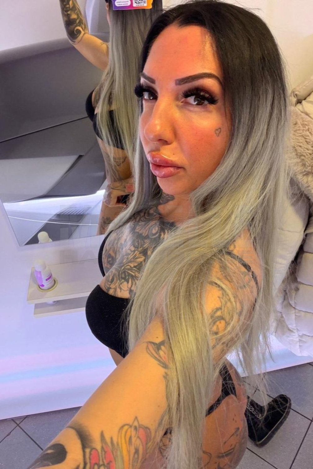 Stella Deluuxe Deutsch, 30, 185cm, 75kg, 75 B