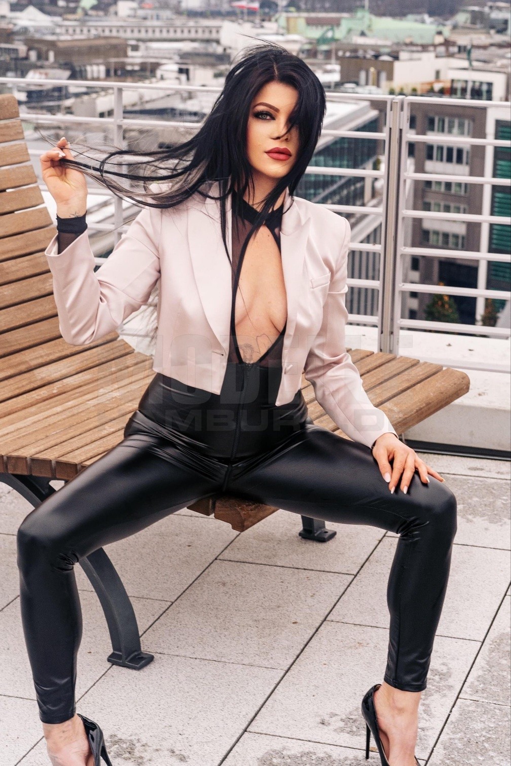 Stina Stone, 36, 175cm, 69kg, 85 D