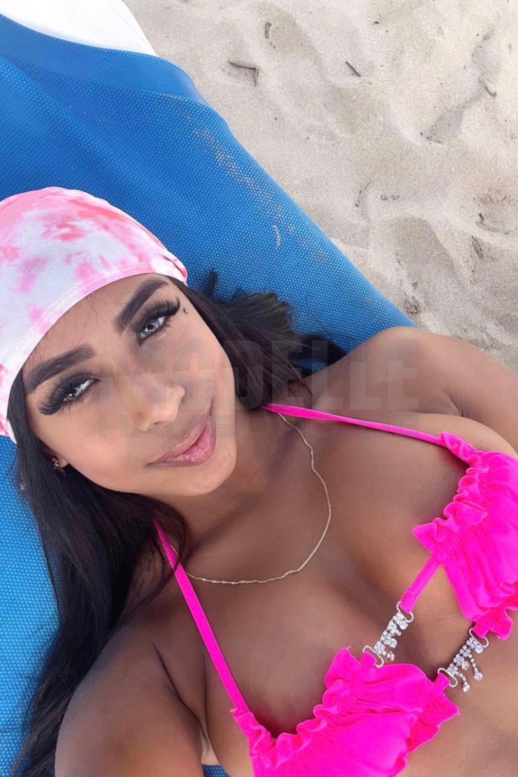 Kira, 21, 160cm, 50kg, 75 B