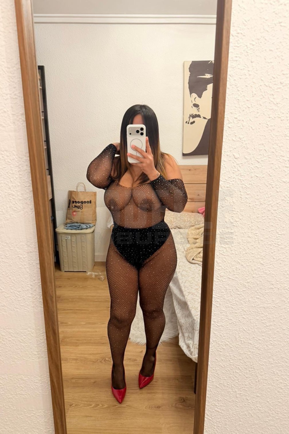 Angie, 26, 162cm, 63kg, 80 B