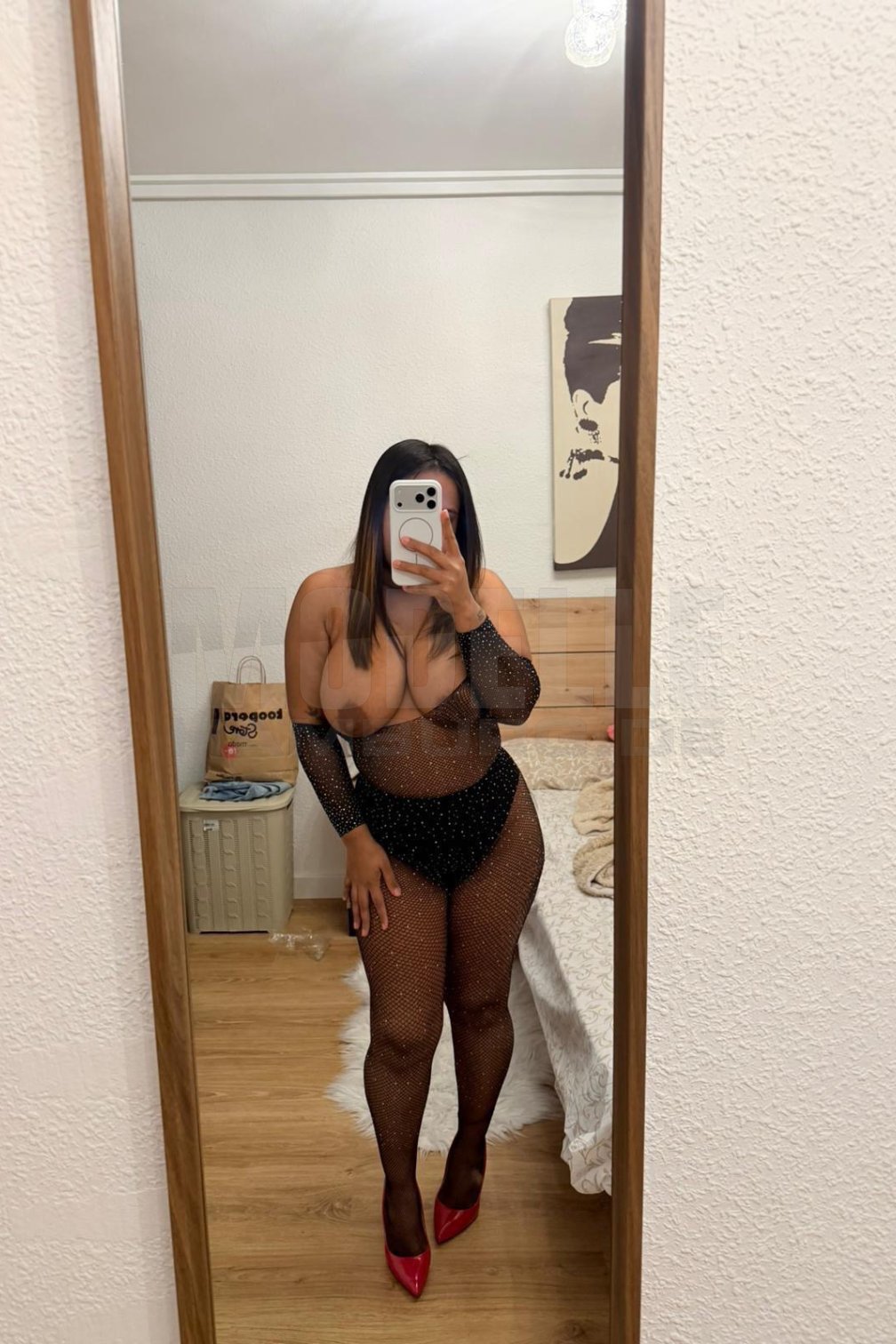 Angie, 26, 162cm, 63kg, 80 B