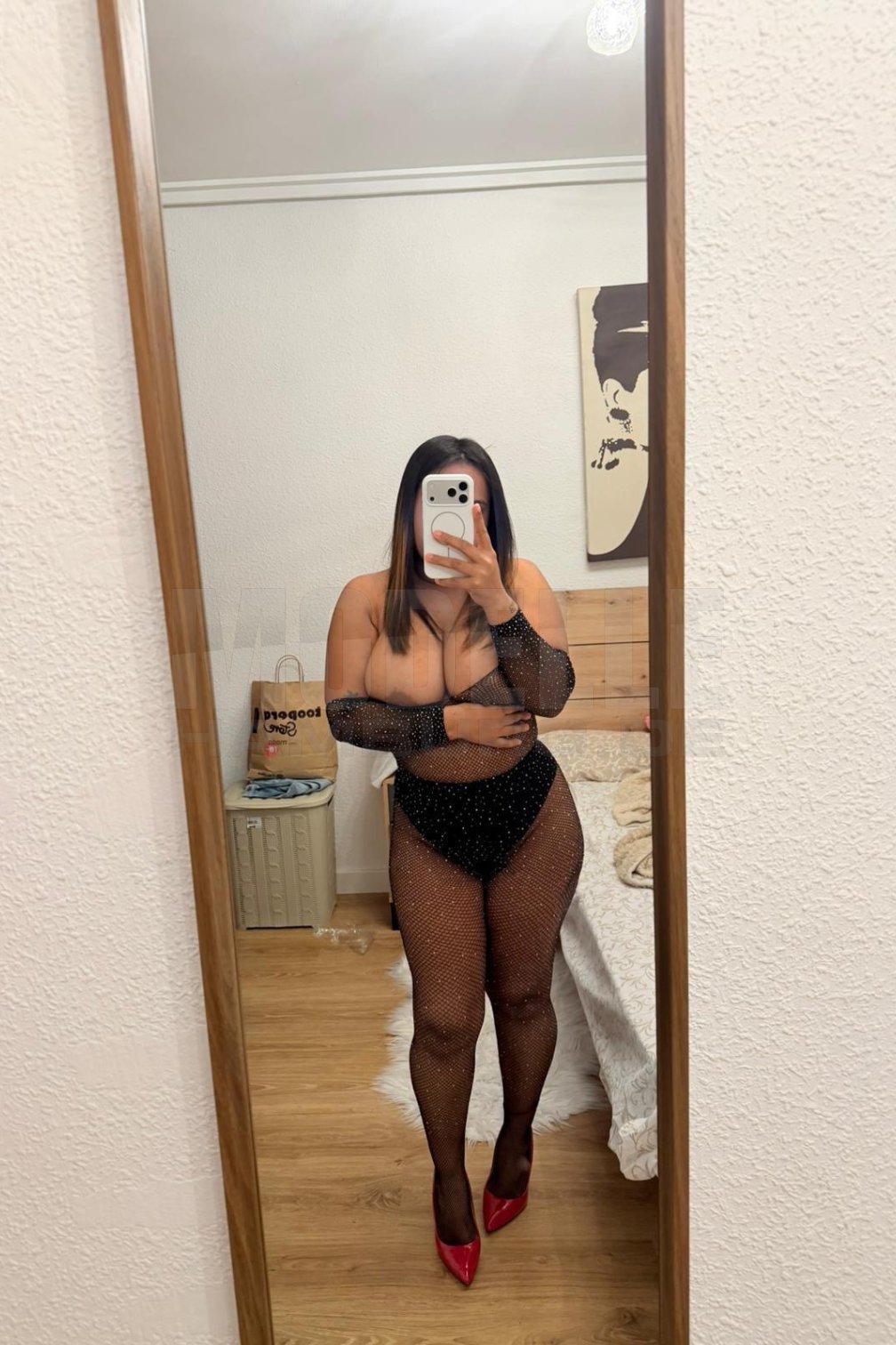 Angie, 26, 162cm, 63kg, 80 B