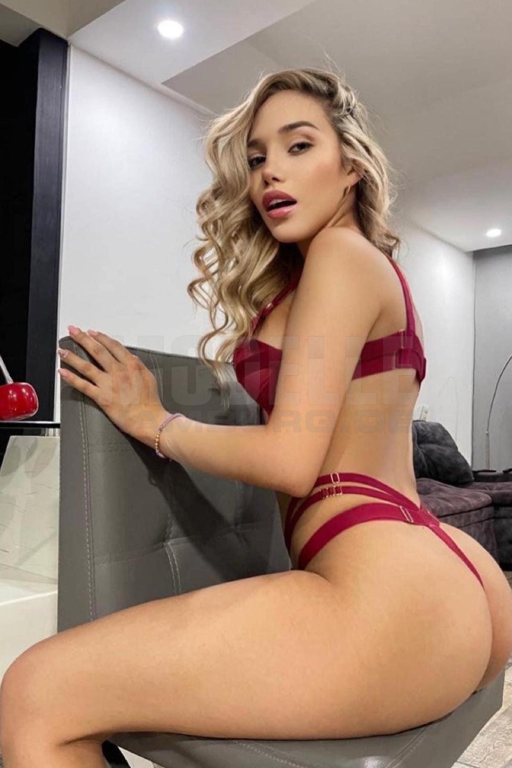 Ts-Mafee, 22, 167cm, 54kg, 75 C