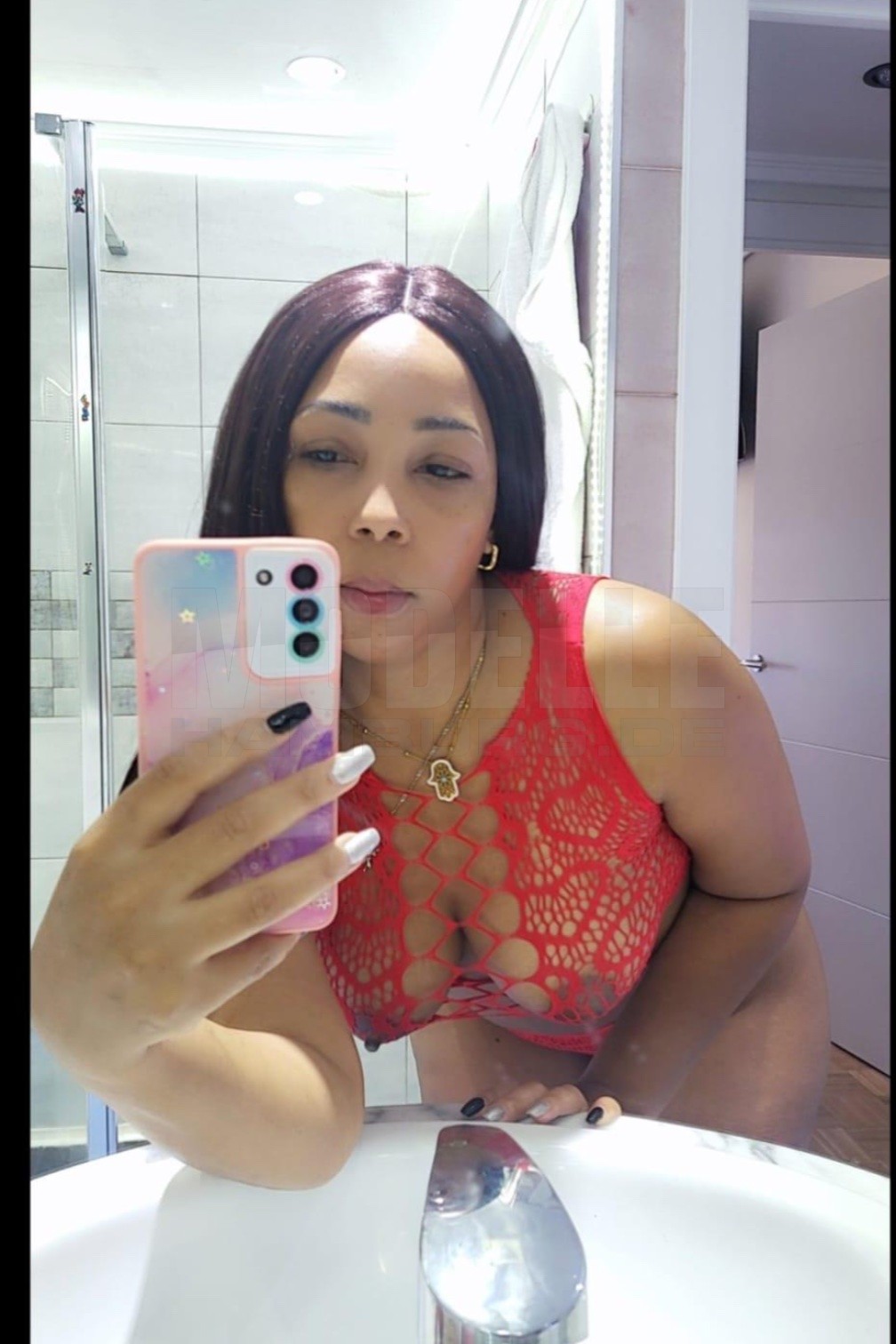 Aurora, 31, 170cm, 66kg, 75 C