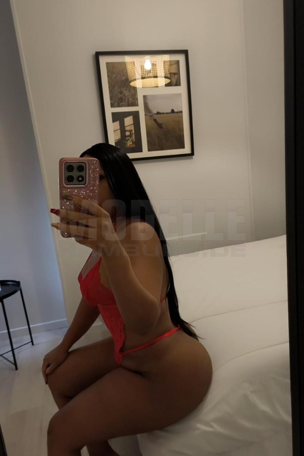 Aurora, 31, 170cm, 66kg, 75 C