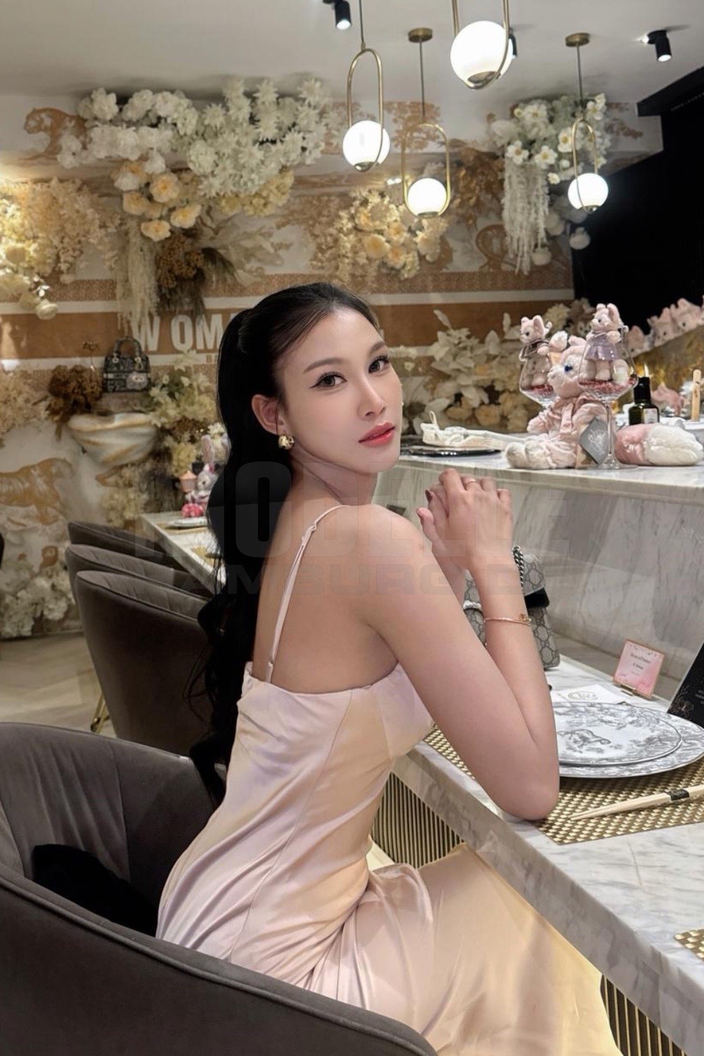 Selena, 25, 163cm, 55kg, 75 B