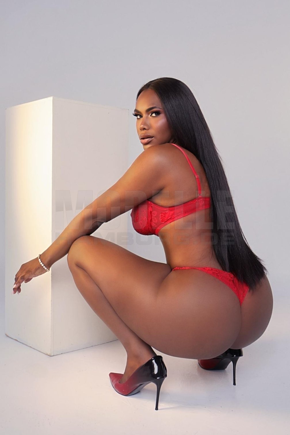 Ts May Latina, 28, 178cm, 70kg, 85 DD