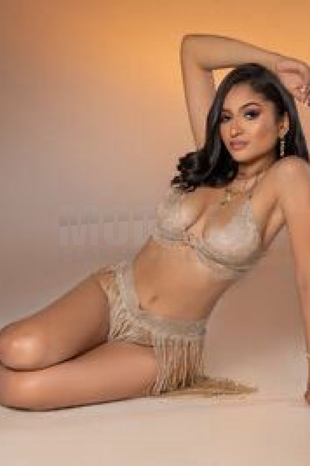 Elif Party, 25, 167cm, 64kg, 80 C