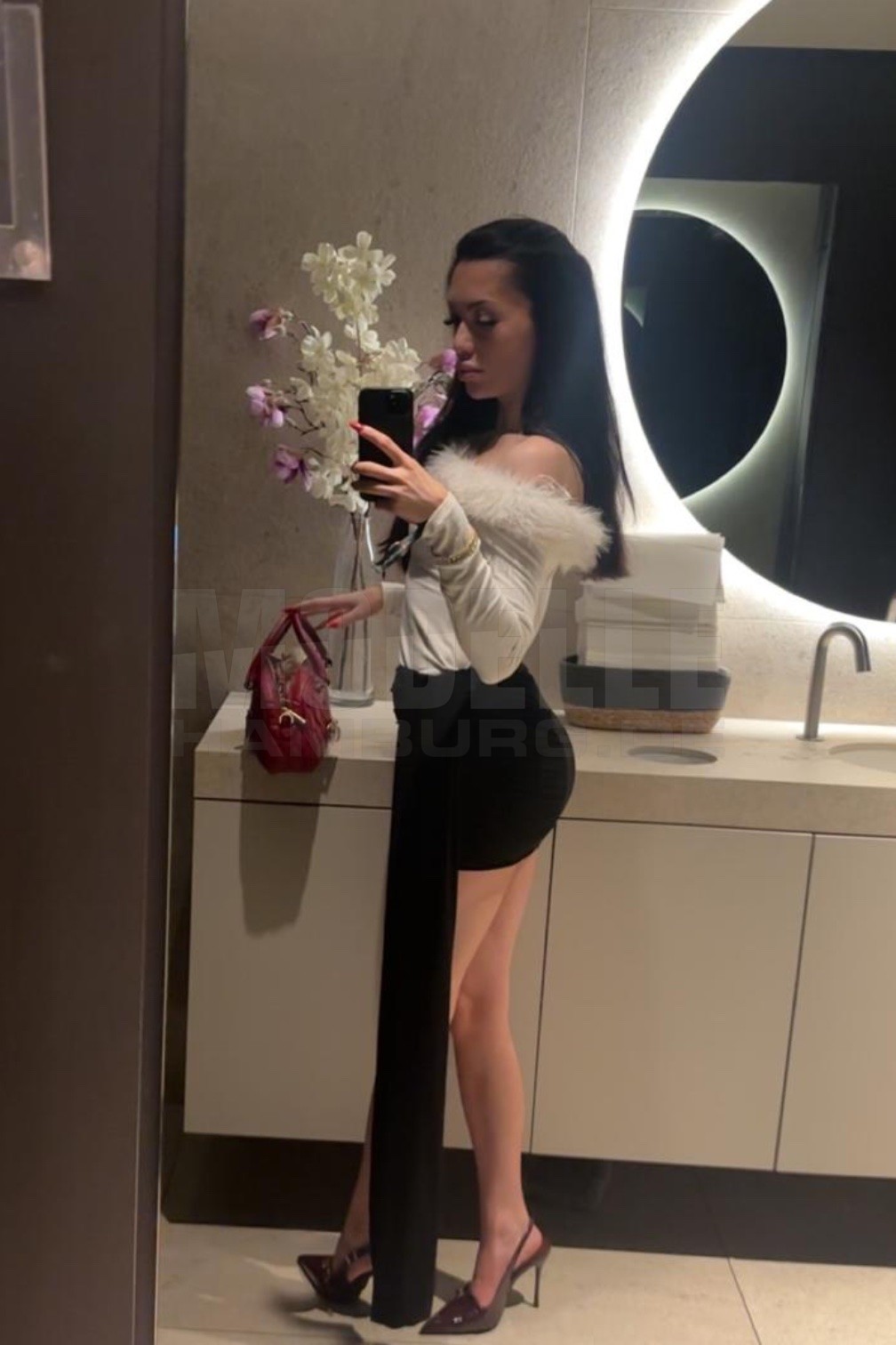 Emma, 21, 167cm, 55kg, 70 A