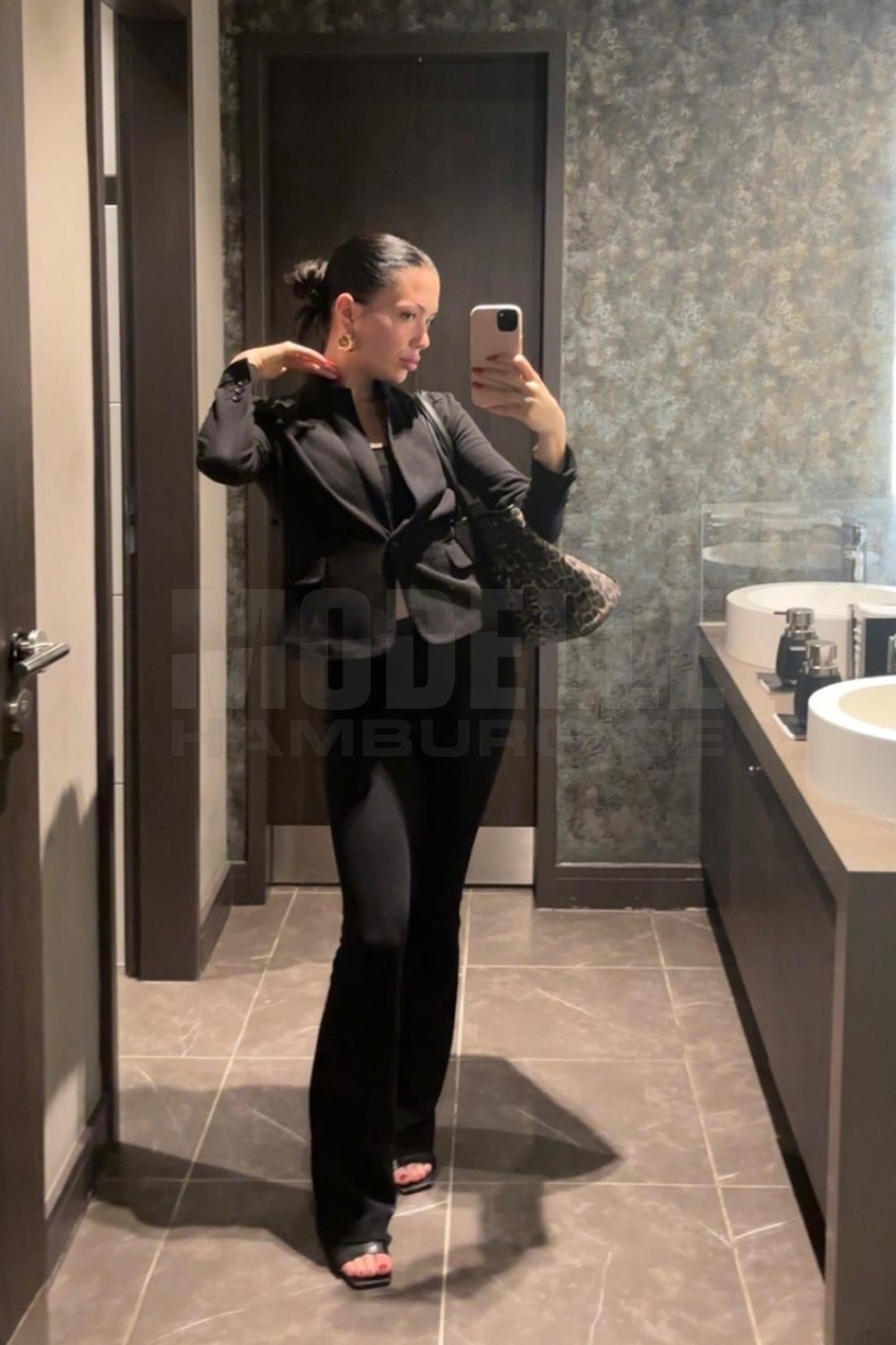 Emma, 21, 167cm, 55kg, 70 A