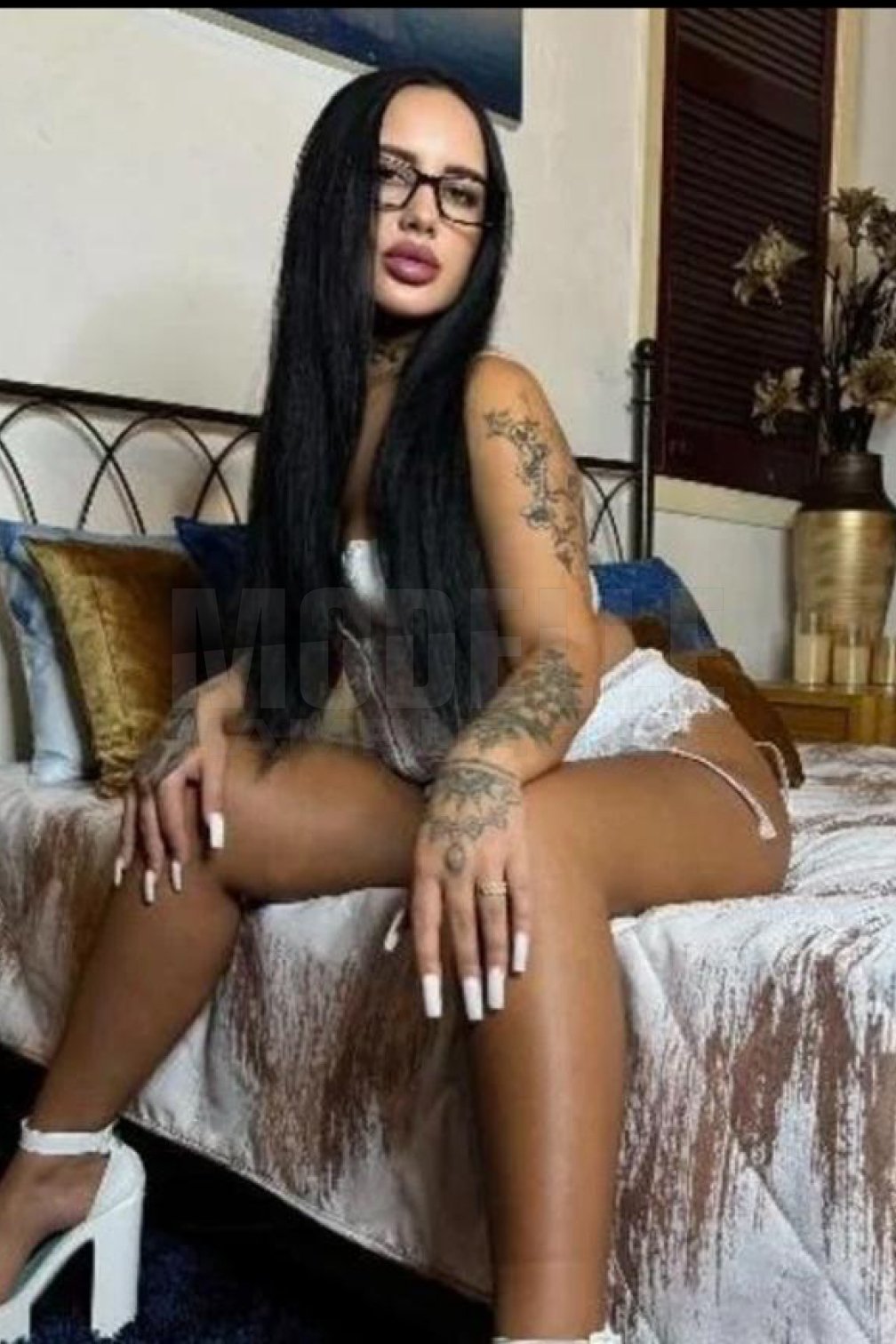 Rebecca, 21, 162cm, 55kg, 75 C