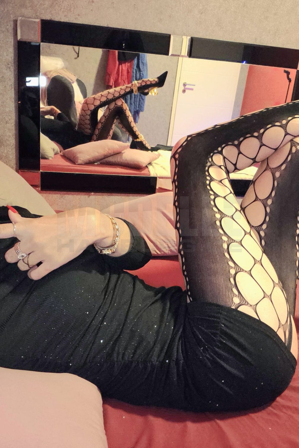 Ella, 38, 180cm, 60kg, 75 A