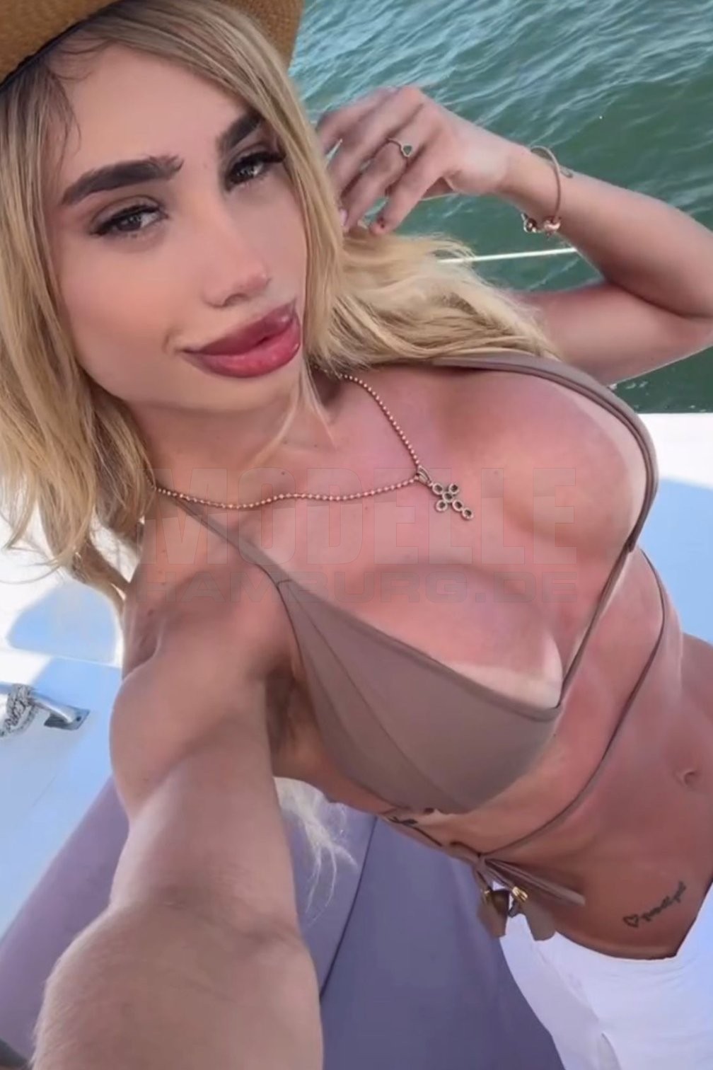 Victoria Vega, 22, 170cm, 68kg, 85 B