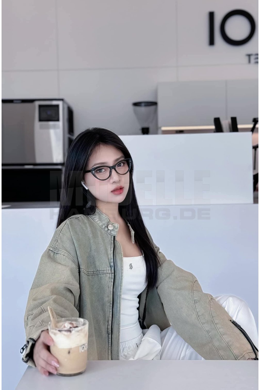 Asia Girl MiuMiu, 23, 160cm, 58kg, 75 C