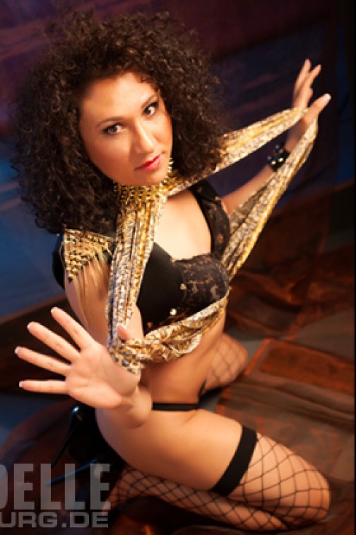 TS-Samanta Senna, 24, 170cm, 56kg, 70 B